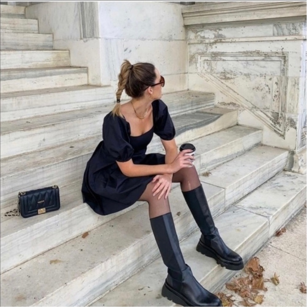 Women’s Influencer favorite Zara black lug sole boots size 38/7.5